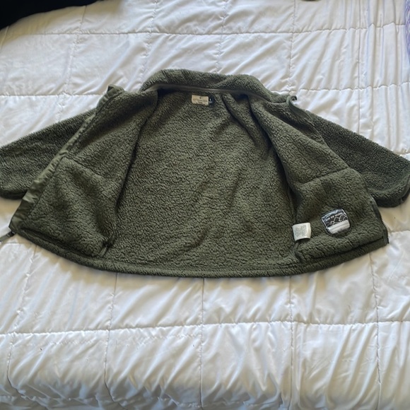 Fuzzy jacket - Picture 6 of 8